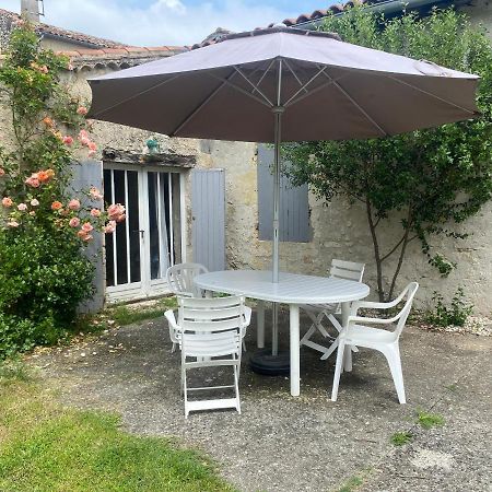 Studio 1 Lit 140Cm Et 1 Lit 90Cm Saint-Mezard Exterior foto